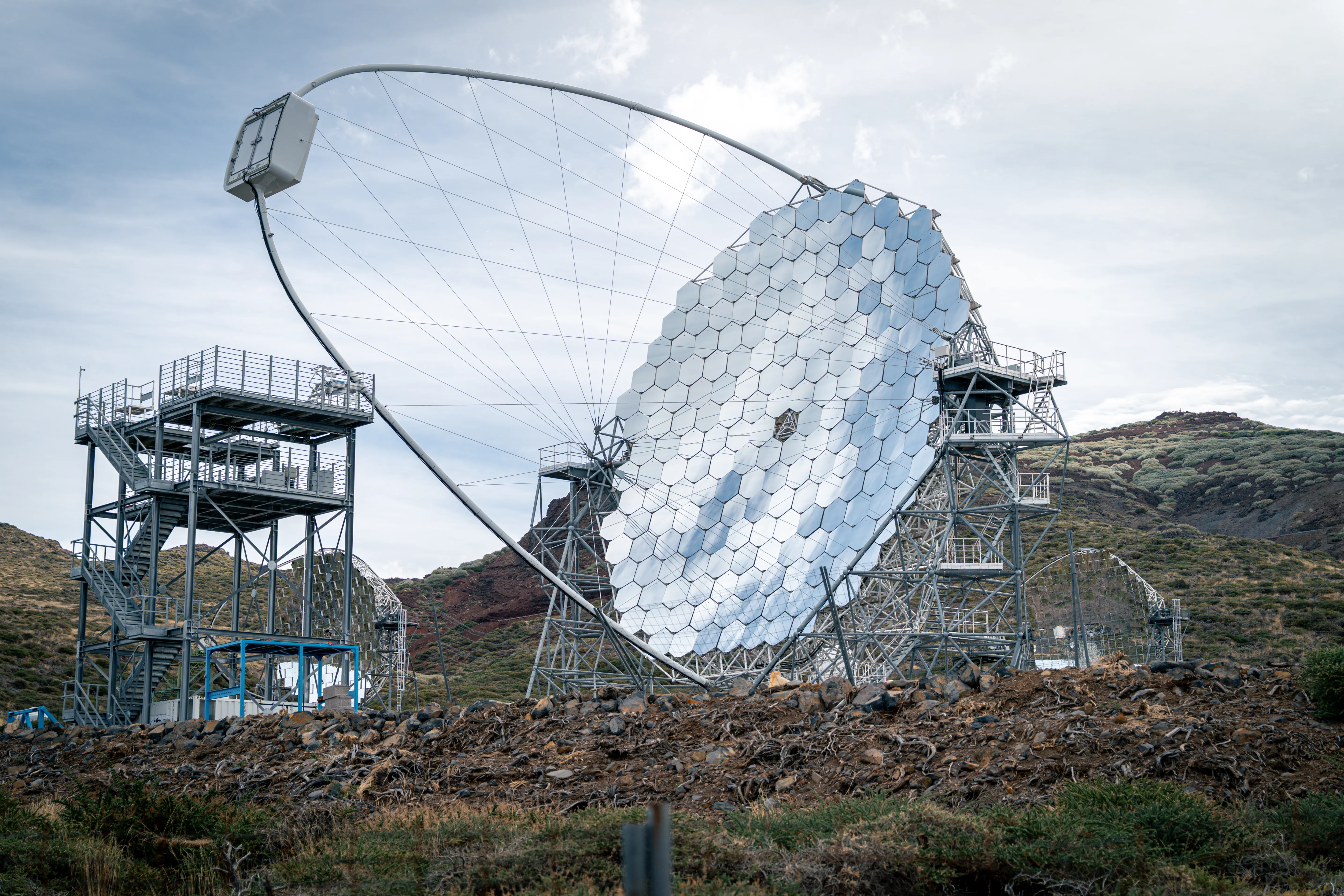 Pointing demonstration of the LST sub-array.